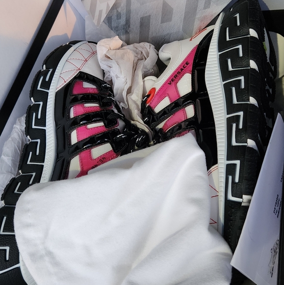 VERSACE TRIGRECA WOMEN’S SNEAKER - Picture 9 of 13